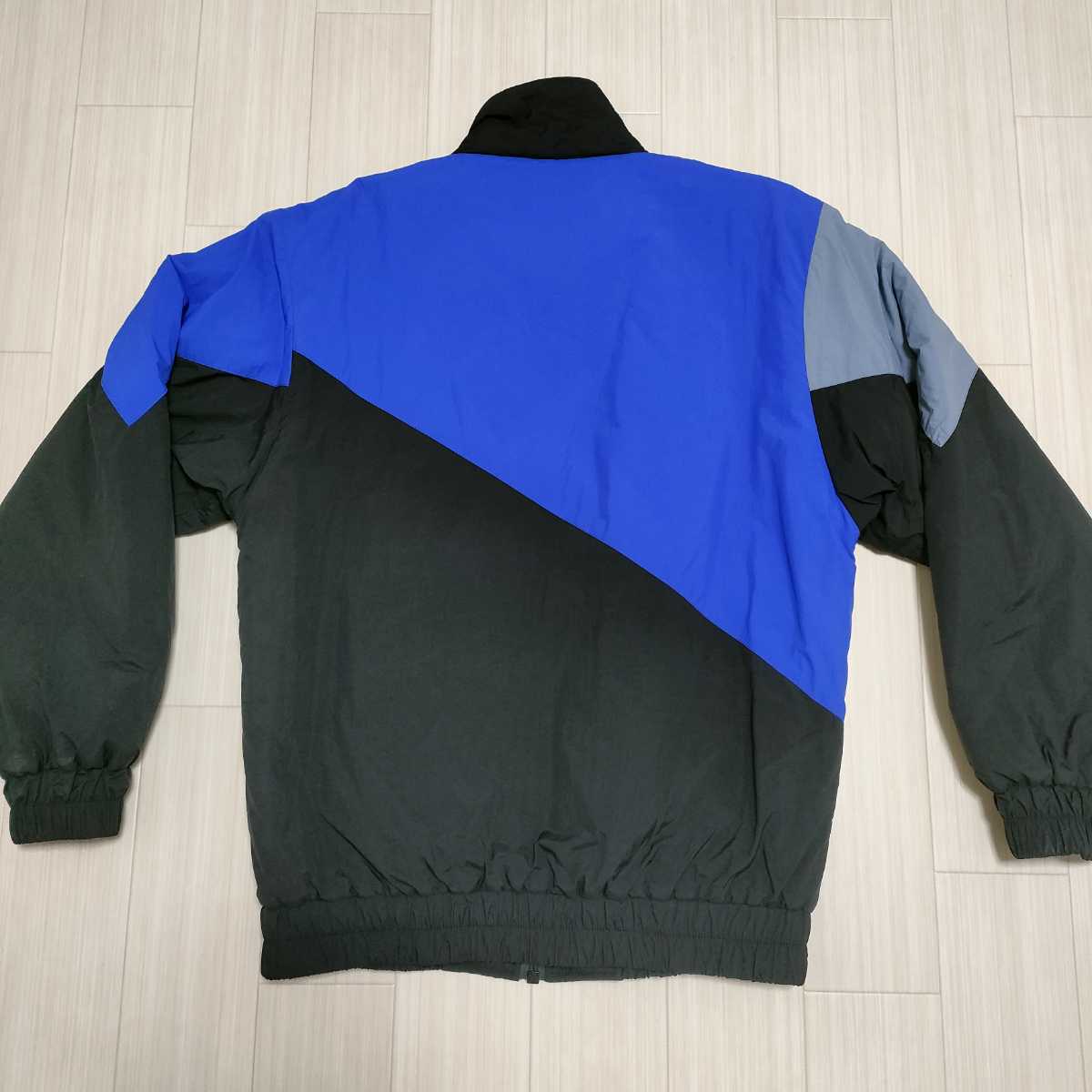 チャレンジャー ナイロンジャケット challenge crazy track jacket サイズ M 美品 ブルー×ブラック_画像2