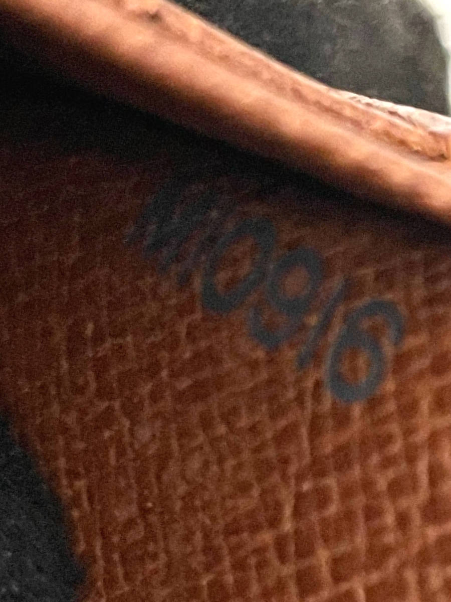 B303 LOUIS VUITTON LV ルイ ヴィトン モノグラム 財布 二つ折り財布 L