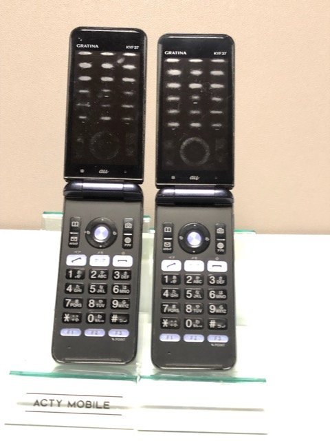 2台セット SIMロック解除済 au KYF37 GRATINA 4G 携帯電話 白ロム 初期 