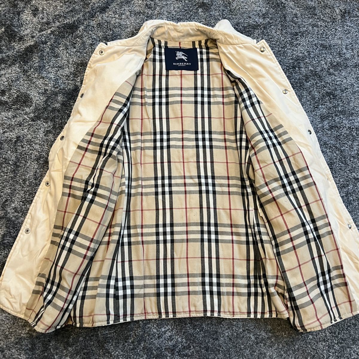 54バーバリーロンドン BURBERRY ノバチェック ダウンジャケット