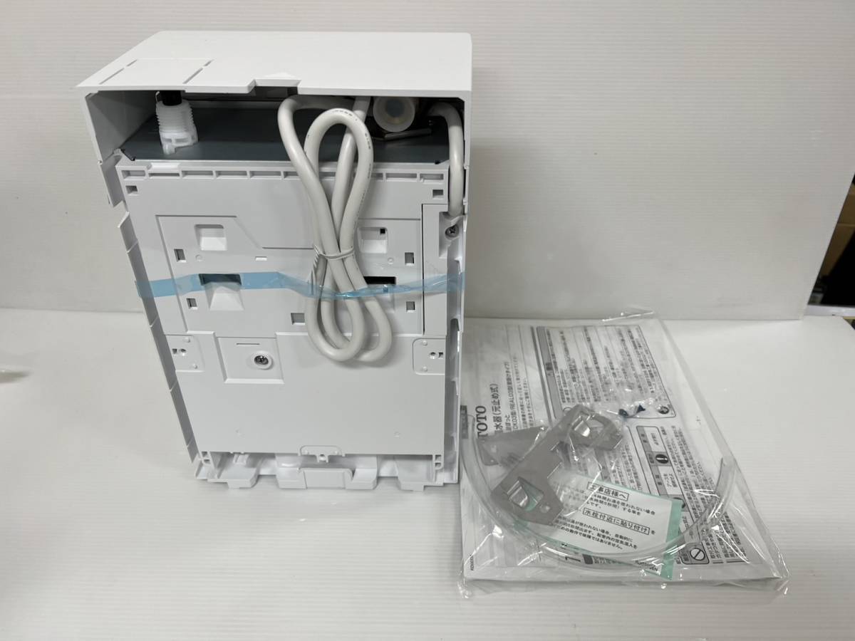 (JT10)TOTO【REAH03B11】小型電気温水器 本体のみ 写真が全て _画像4