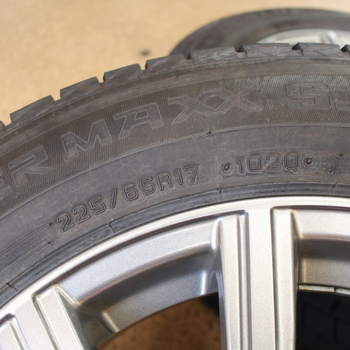 までの CX-5等に!ストレンジャー+ダンロップ製225/65R17スタッドレス