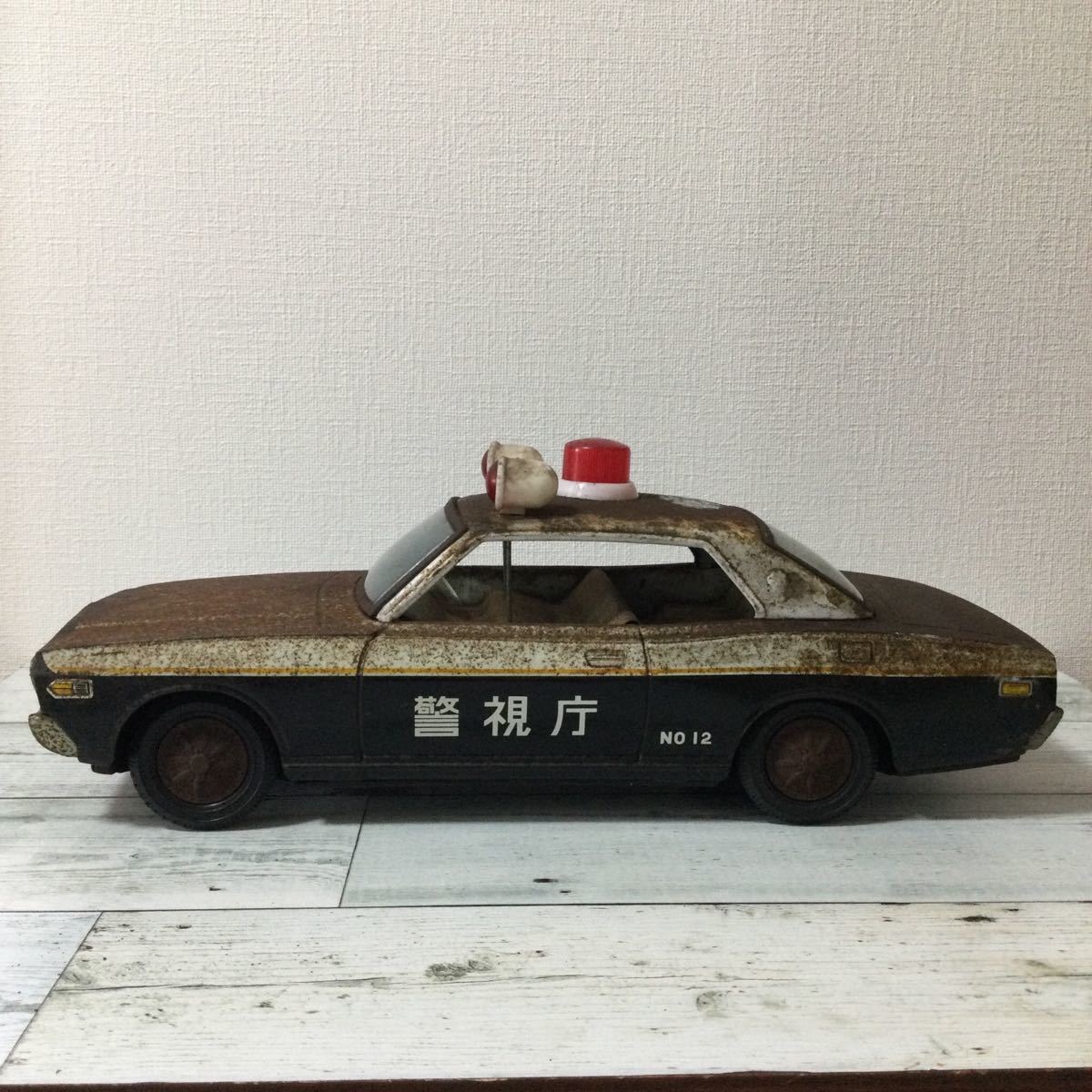 昭和レトロ ブリキ製(イチコー製) パトカー 日産グロリア 当時 昭和レトロ ブリキ製(イチコー製) パトカー 日産グロリア 当時