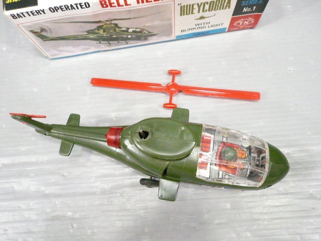 ☆ジャンク♪昭和♪レトロ♪当時物♪野村トーイ BELL HELICOPTER HUEYCOBRA ベル ヘリコプター ヒューイコブラ ビンテージ 管理/632☆_画像4