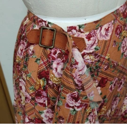 美品　インゲボルグ　花柄　巻きスカート