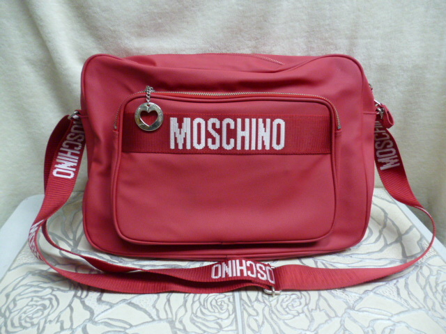 【冬バーゲン★】 モスキーノ　ショルダーバッグ　MOSCHINO　バッグ　赤系色 かばん、バッグ