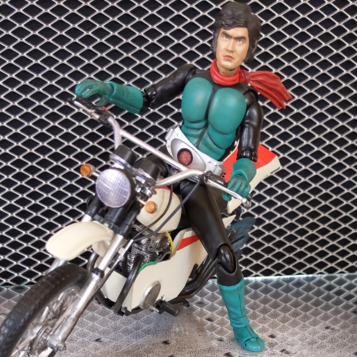 S.H.Figuarts 本郷猛・仮面ライダー旧１号・サイクロン号 カスタマイズ