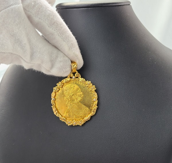 4da cut gold coin top gold 98.6 Austria K18 frame diamond 0.14ct large coin pendant top necklace top 24.3g