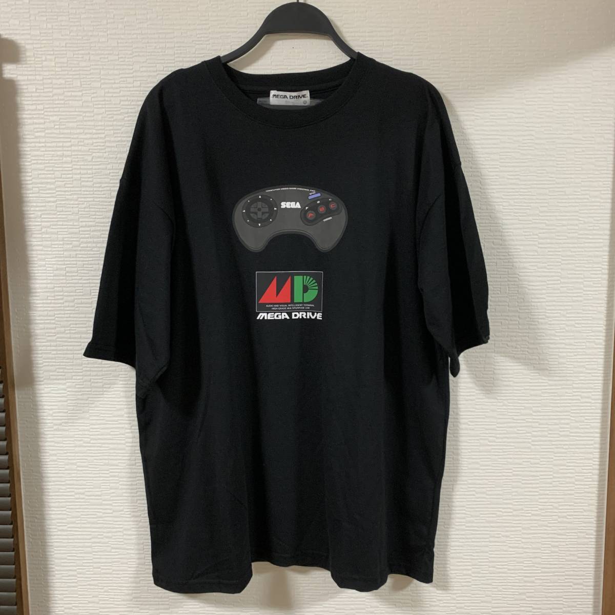 SEGA (セガ) - MEGA DRIVE メガドライブ Tシャツ メガドラ 半袖Tシャツ 家庭用ゲーム機 コンシューマ機 4Lサイズ 黒 (タグ付き新品未使用)_画像2