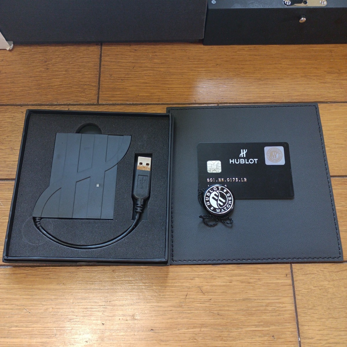 正規品 HUBLOT ウブロ 純正ケース ギャランティカード リーダー 正規品 HUBLOT ウブロ 純正ケース ギャランティカード リーダー