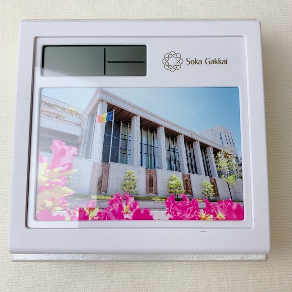 創価学会 Soka Gakkai♪希少な広宣流布大誓堂の写真 時計 置き時計 デジタル_画像1