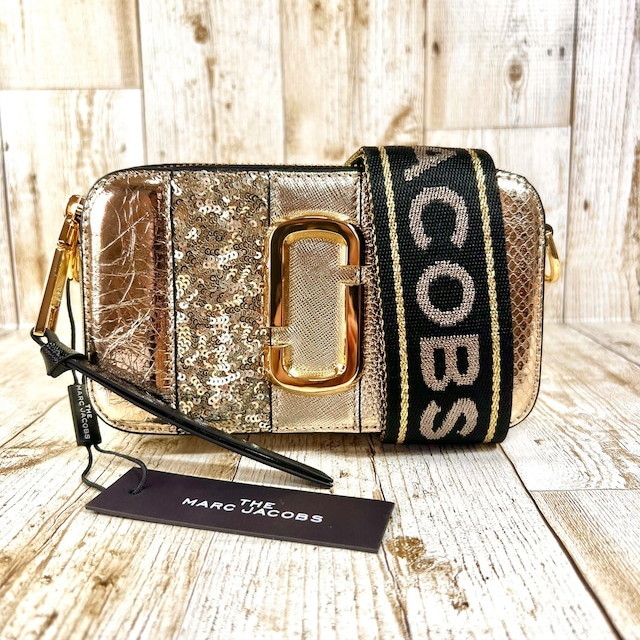 送料無料新品未使用MARC JACOBS マークジェイコブス スナップショット