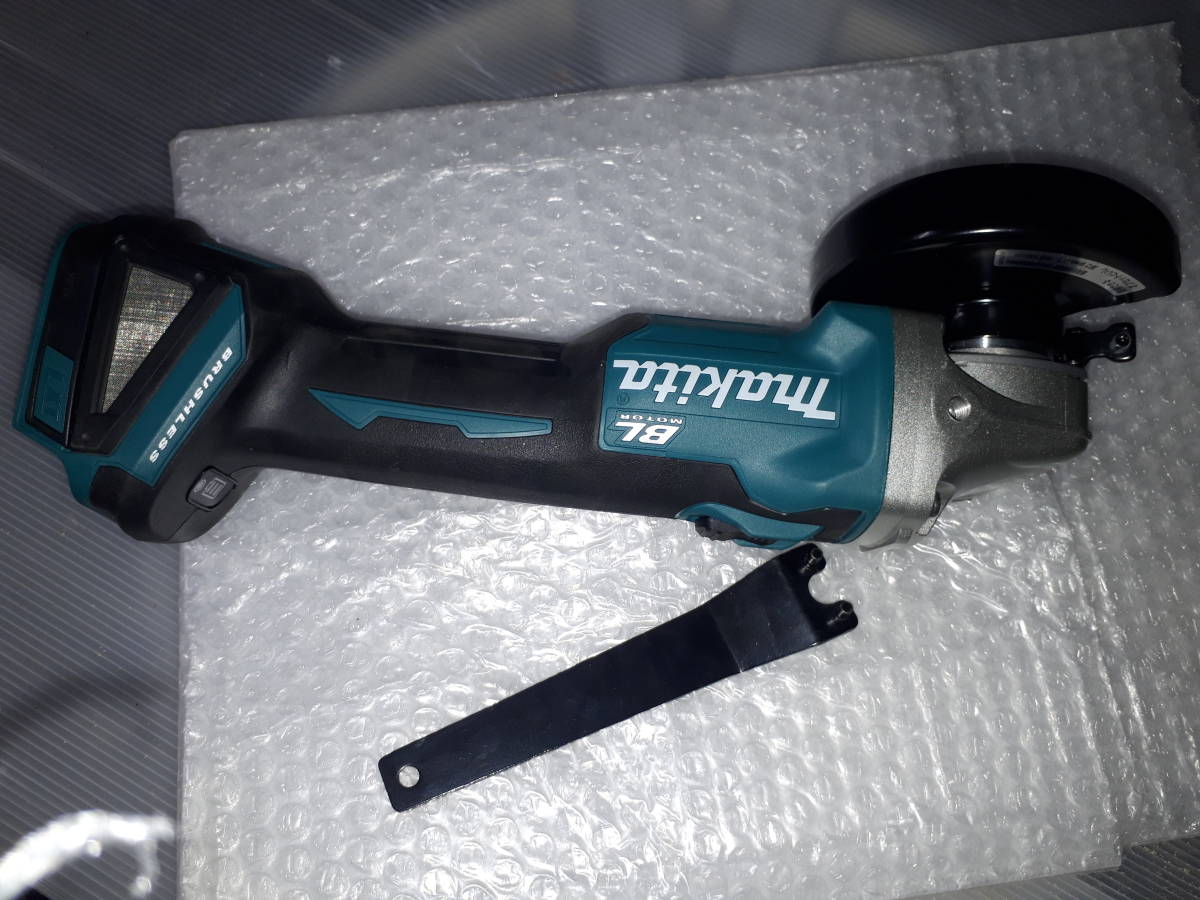 makita マキタ 100ミリ充電式ディスクグラインダ GA404DN 18V おまけジャンク6Aバッテリー マキタ ディスクグラインダー 18V ジャンク