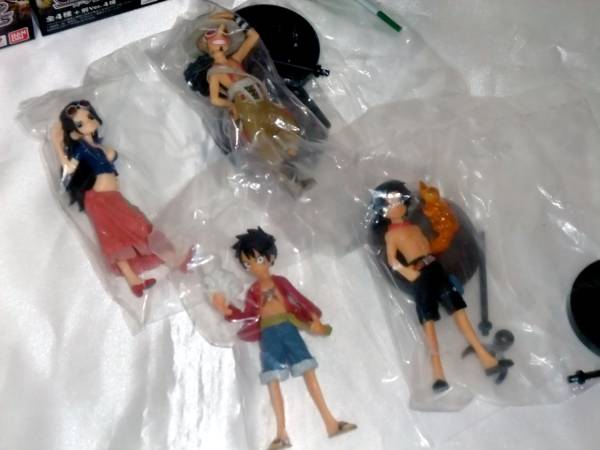 バンダイ★ONE PIECE ワンピース フィギュア Half Age Characters ハーフエイジキャラクターズ vol.1 シークレットVer. 全4種セット★新品