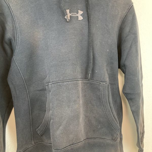 UNDER ARMOUR アンダーアーマー メンズ 長袖 フーデッド トップス パーカー SM Sサイズ 相当 ロゴ 吸水速乾 ブラック 黒 スポーツ ウェア