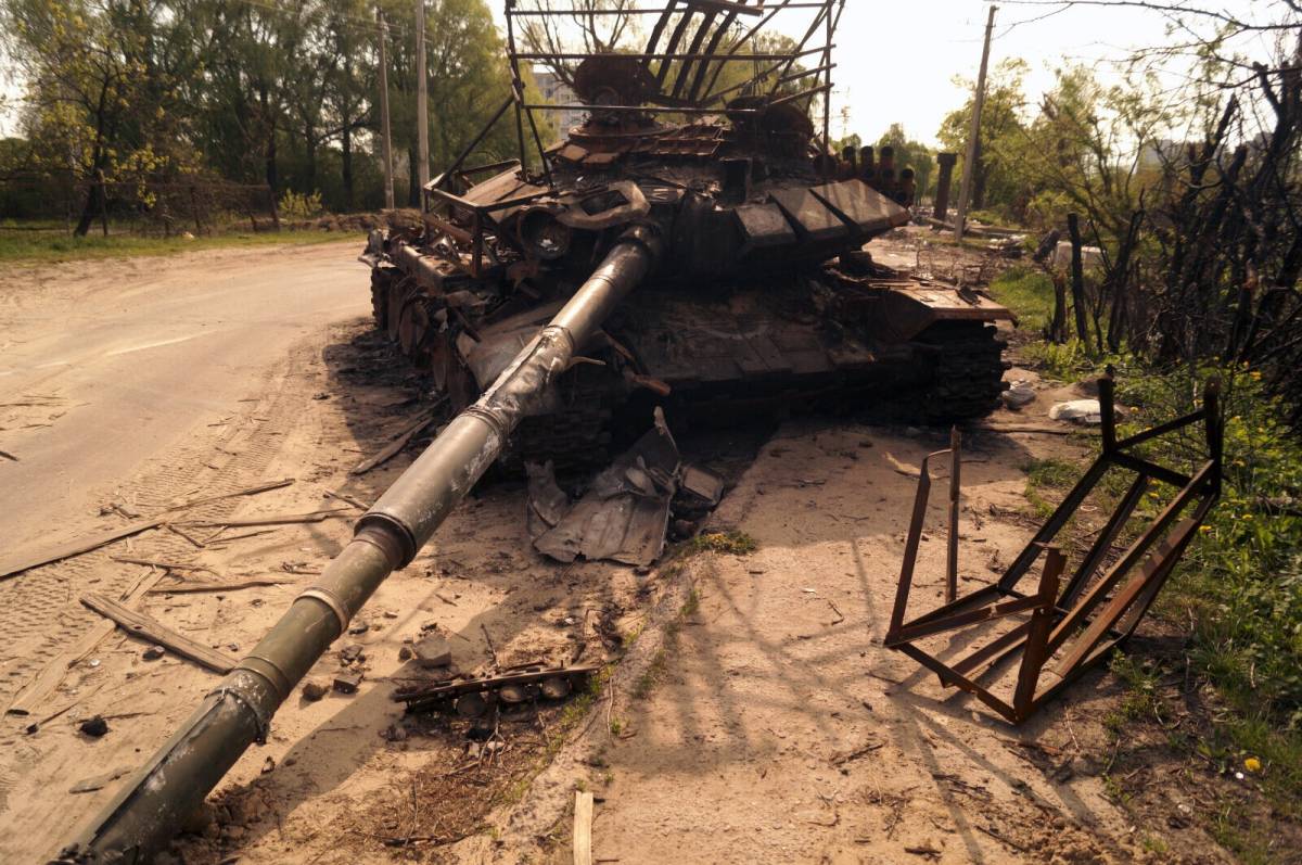  Russia tank T-72. destruction one-side (5)triuvic