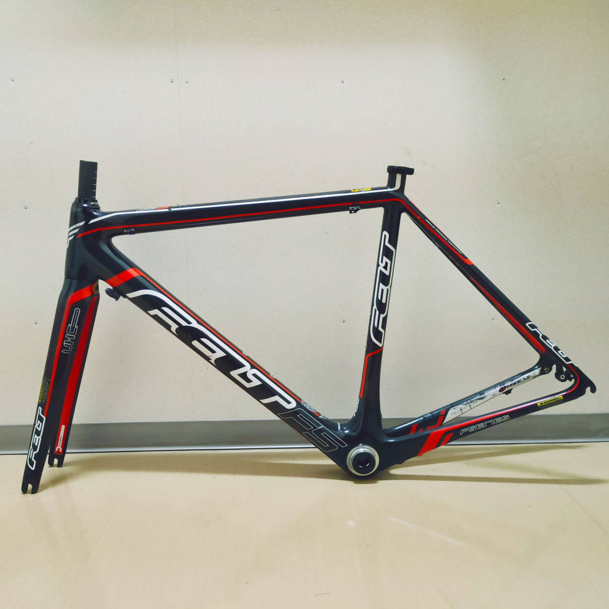 新品、本物、当店在庫だから安心】 FELT F5カーボンフレームセット