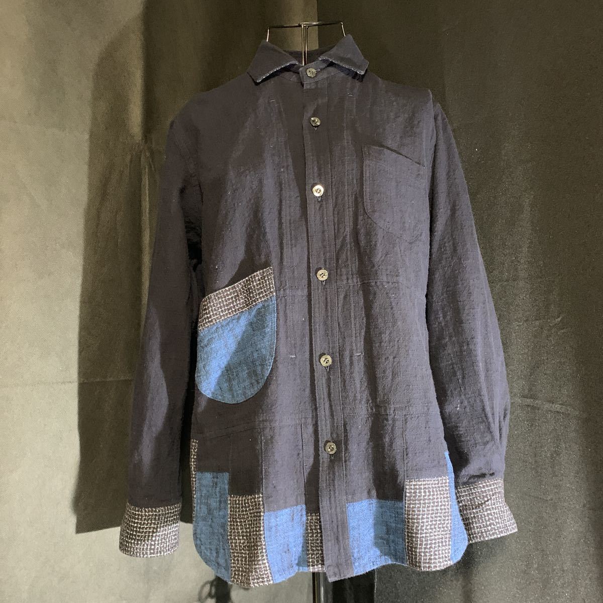. right e.GIEMONgi emo n shirt outer garment Indigo . cloth ... remake material hand made old cloth type dyeing . patchwork ka abrasion . abrasion (6088)
