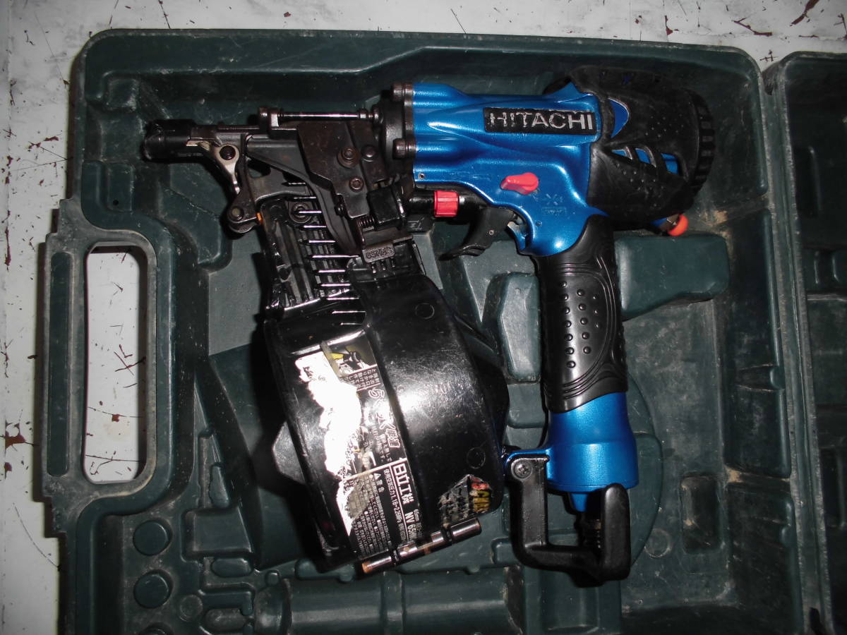 日立 高圧釘打ち機 NV65HMC 中古品 青 ケース付き 住まい、インテリア