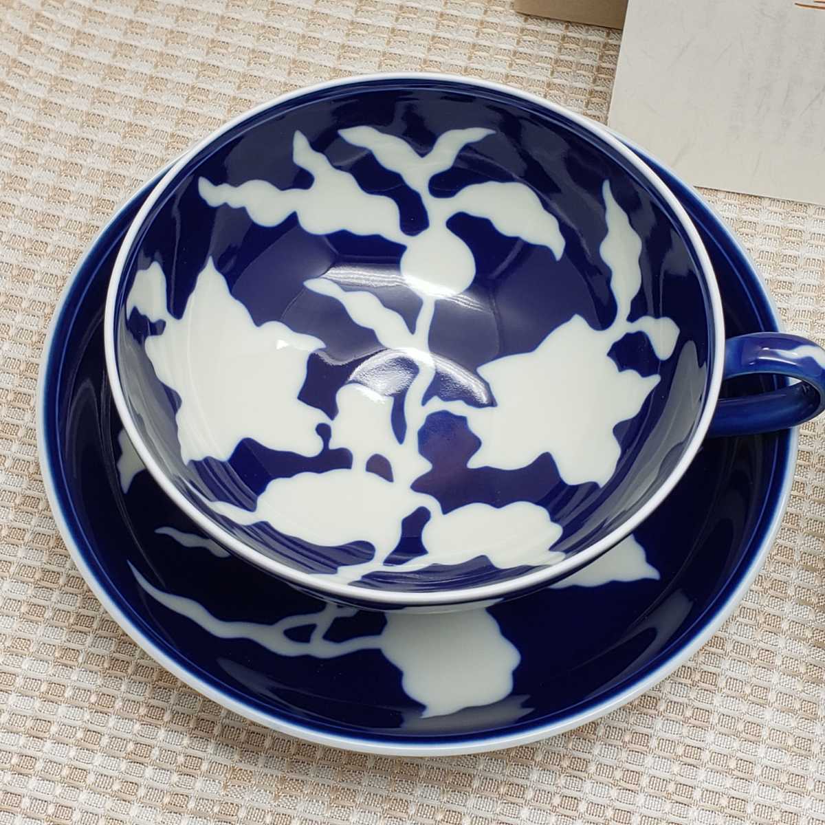 海外花系 深川製磁 草花折枝白抜紋 紅茶碗皿 ケーキ皿 セット - 通販