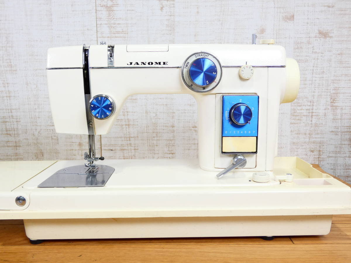 JANOME ジャノメ MODEL 804 ミシン カム フットペダル ケース付 ハンドクラフト 手芸 通電OK ジャンク扱い@140