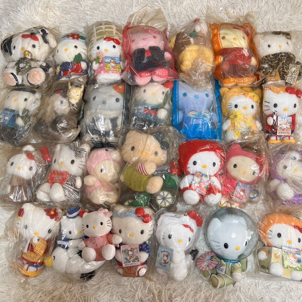 今年の新作から定番まで! サンリオご当地ハローキティぬいぐるみ