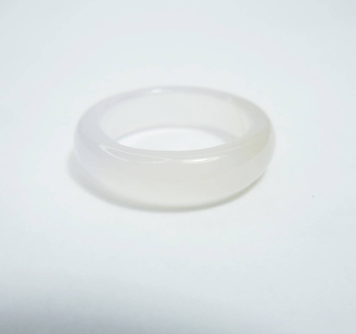 L1 メノウリング 約15号弱 ホワイト系 瑪瑙指輪 くりぬきリング 天然石 新品 リング 瑪瑙 指輪 メンズ レディース ホワイト オフホワイト