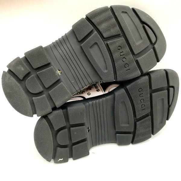 GUCCI スタッズディテール レザーサンダル Aguru 5462129Y010 スポーツ