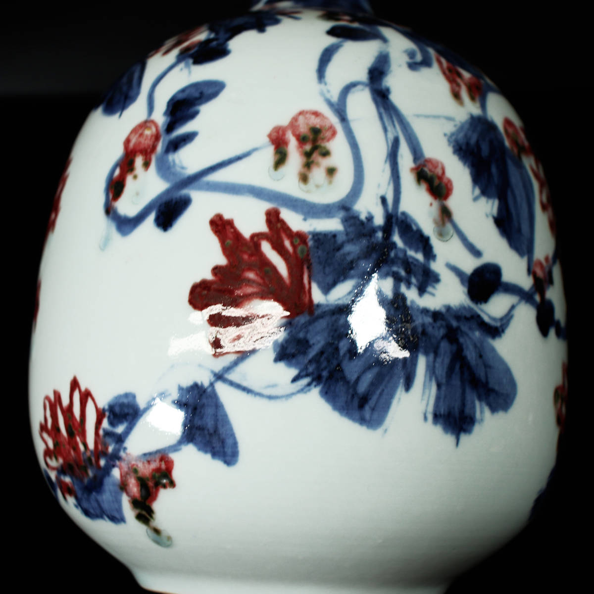 2024特集 □ 秦錫麟(景徳鎮 中国工芸美術大師) □ 青花釉裏紅 花文瓶 < 色絵磁器