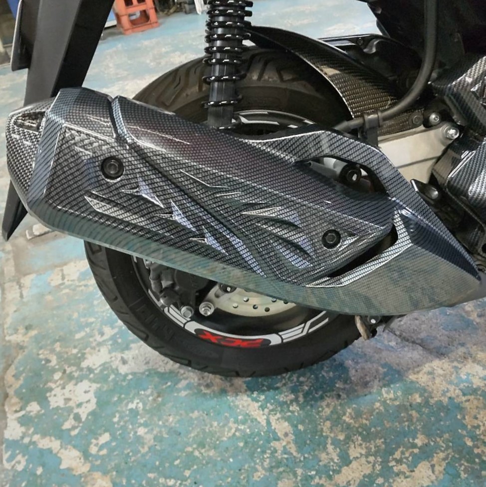 素敵でユニークな 新型PCX JK05 KF47 リヤマフラーカバー専用