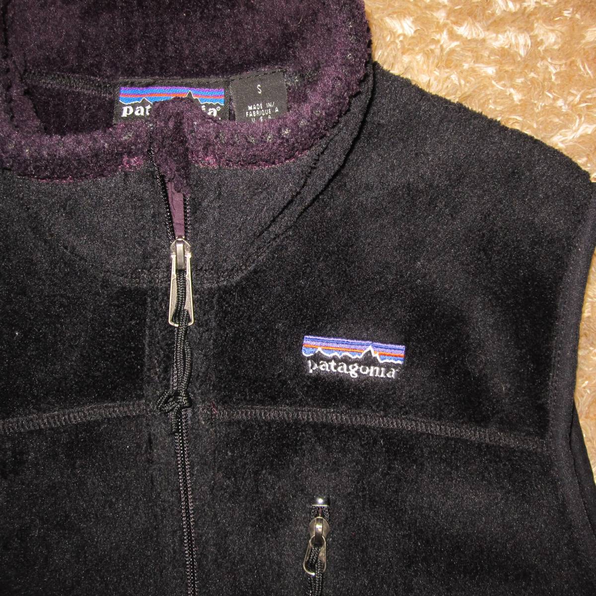 01 パタゴニア R4 ベスト (S) 刺繍タグ USA製 黒×紫 / ビンテージ