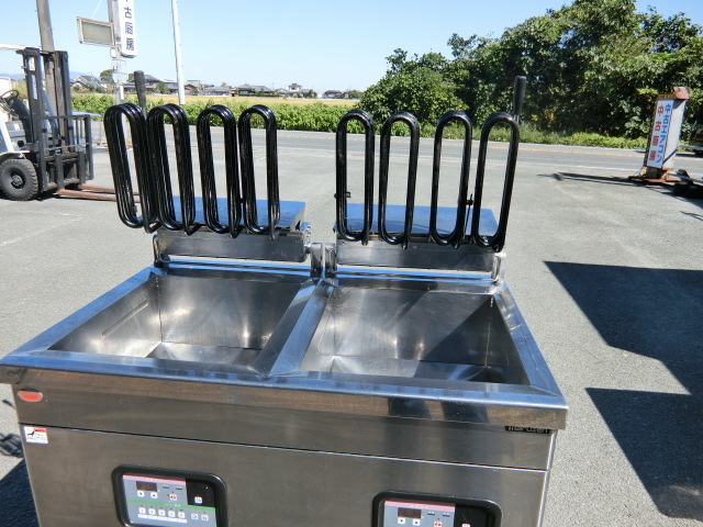マルゼン 電気 18L×2槽 フライヤー 福岡県大川市 マルゼン 電気 18L×2槽 フライヤー 福岡県大川市