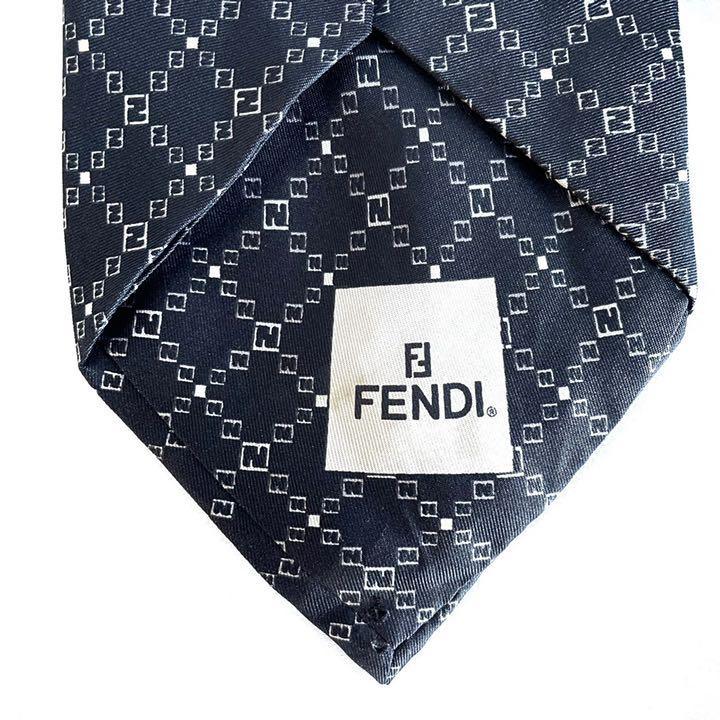 FENDI　フェンディ　ネクタイ　ロゴマニア　黒　シルク　イタリア製
