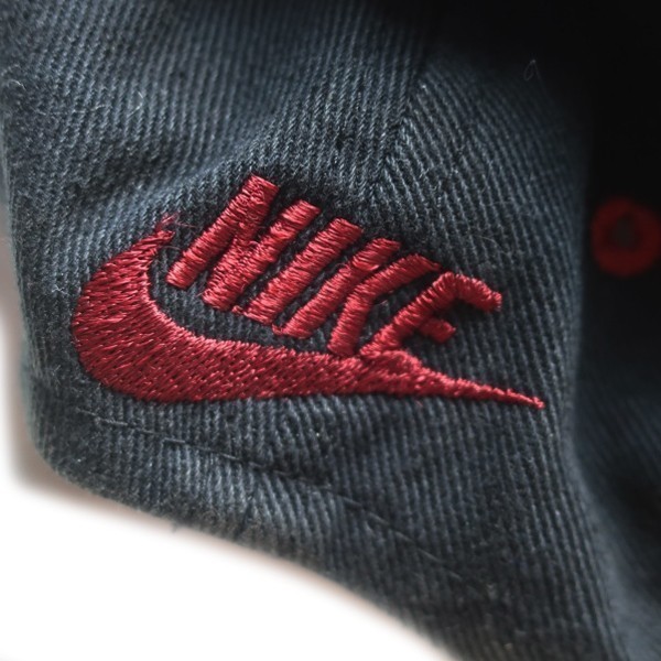 90 period! 90s NIKE AIR Nike made in Japan Vintage swoshu Logo embroidery snap back cap hat black red black red that time thing 