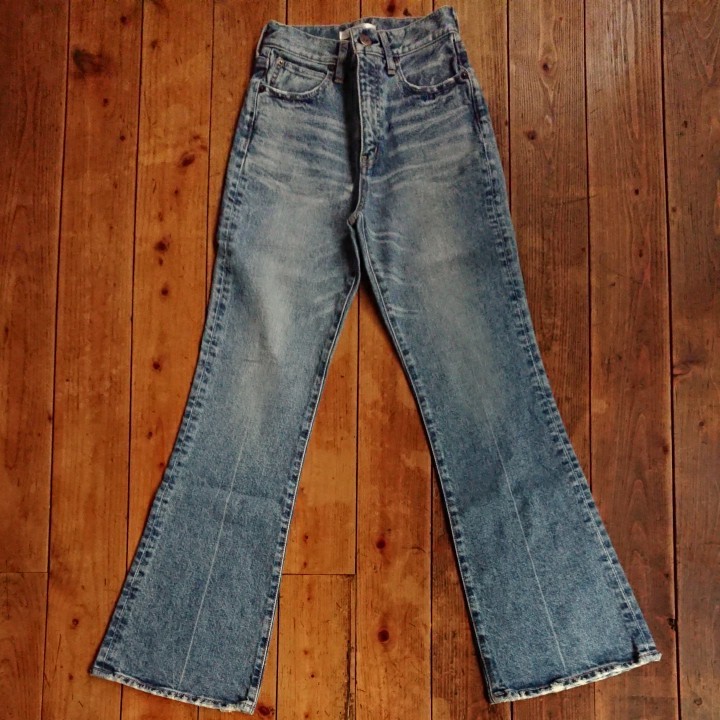 サイズ Levi's 25インチの通販 by kohaku|リーバイスならラクマ