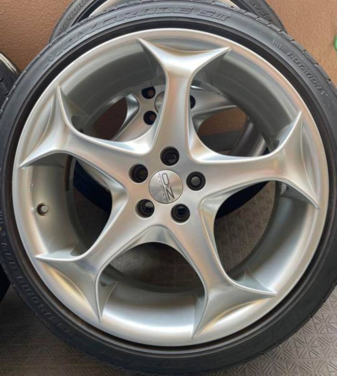 OZレーシング アンタレス 18×8J +35 PCD100-5H 4本セット! プリウス