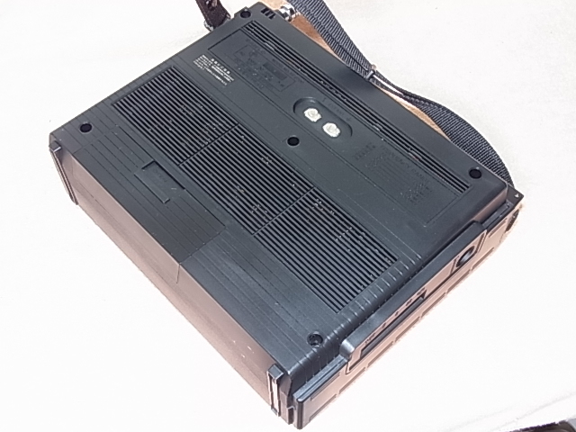 三洋電機 SANYO PULSAR 【RP8700】 中古動作品ポータブルラジオ 三洋電機 SANYO PULSAR 【RP8700】 中古動作品ポータブルラジオ