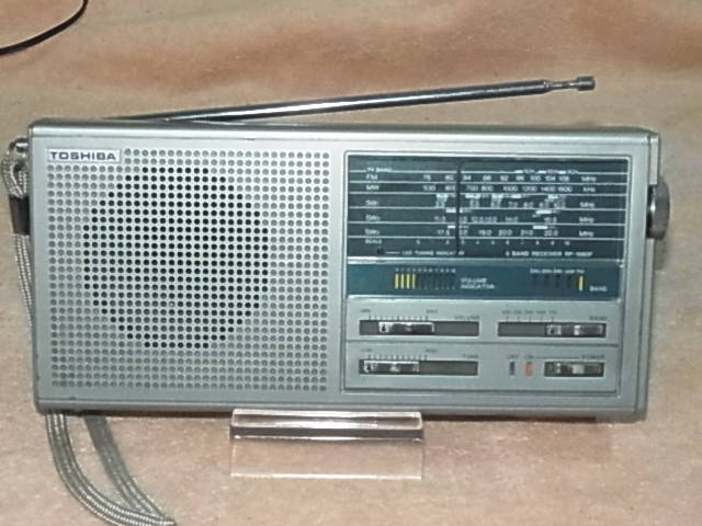 TOSHIBA 東芝 【RP-1560F 】 ポータブル型ラジオ 管理22091632_画像10