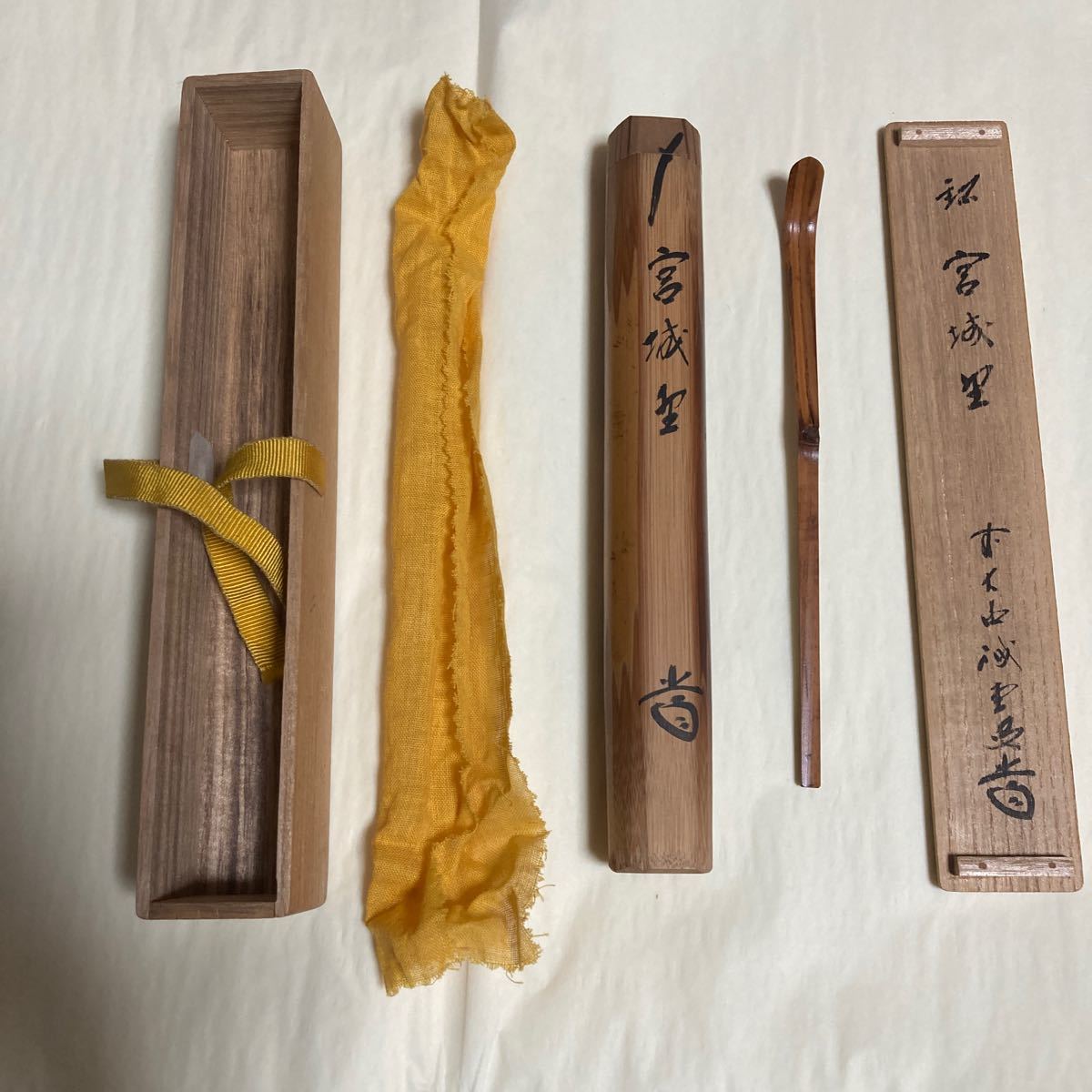 茶道具 茶杓 煤竹 銘 宮城野 大徳寺 藤井誡堂作 共筒 共箱 茶道具 茶杓 煤竹 銘 宮城野 大徳寺 藤井誡堂作 共筒 共箱