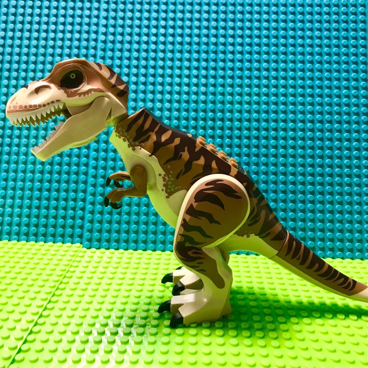 レゴ LEGO 互換 特大サイズ 恐竜 2点セット インドミナスレックス黒＆ティラノサウルス薄茶