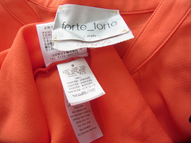 低価格の DRESS FORTE FORTE フォルテフォルテ Vネック 未使用