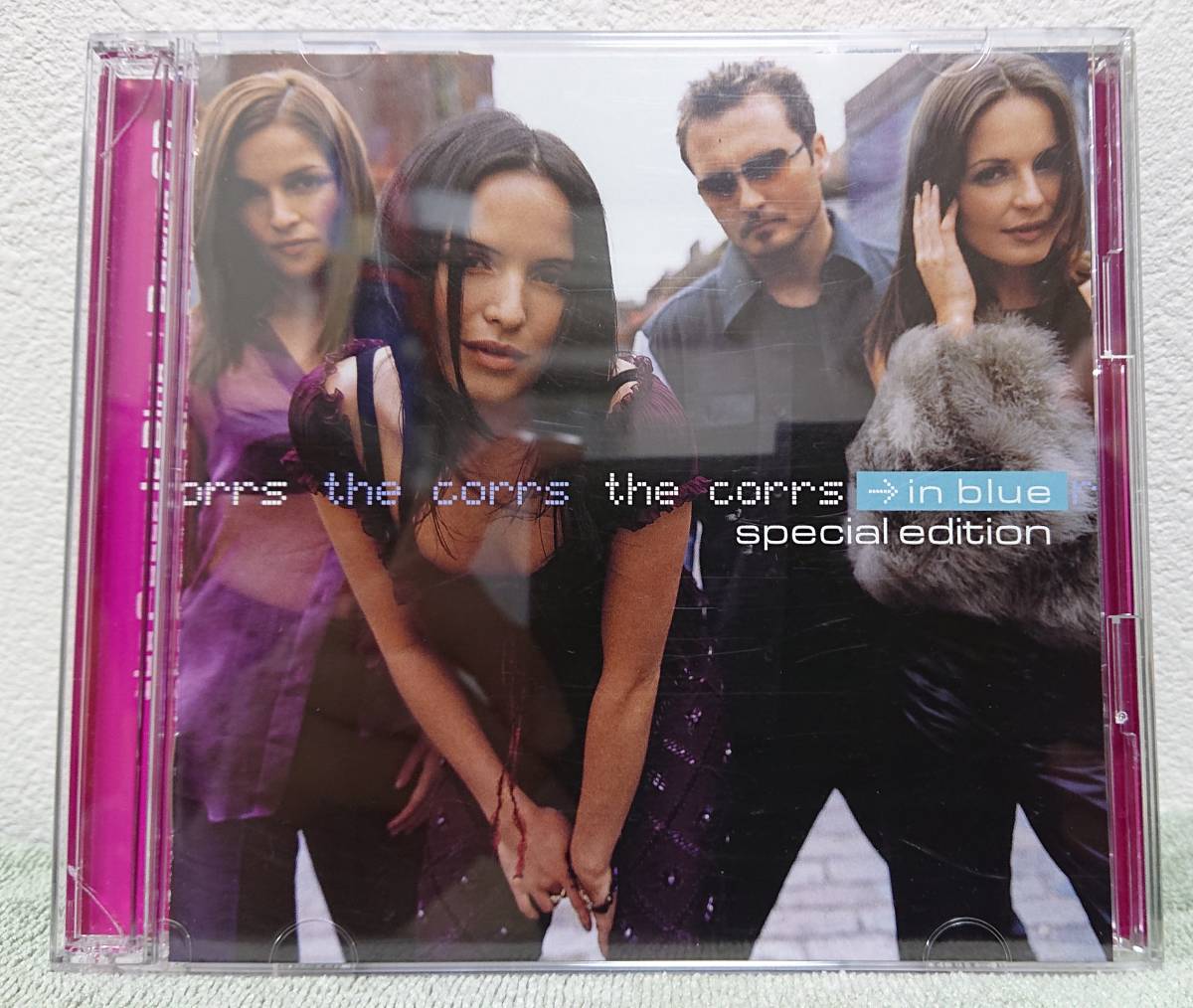 ★THE CORRS/IN BLUE SPECIAL EDITION 2枚組中古CD★_画像1