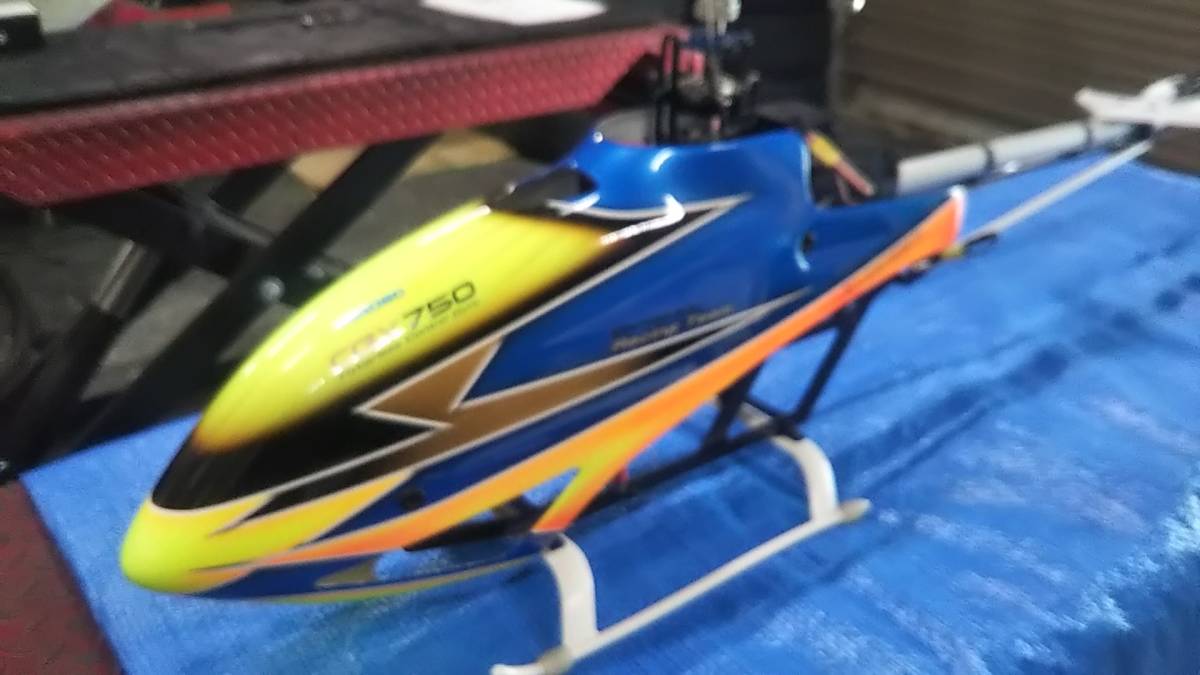 ヒロボーGigas550E Yahoo!オークション - ・HIROBO Gigas 550E 電動ヘリ 中古品