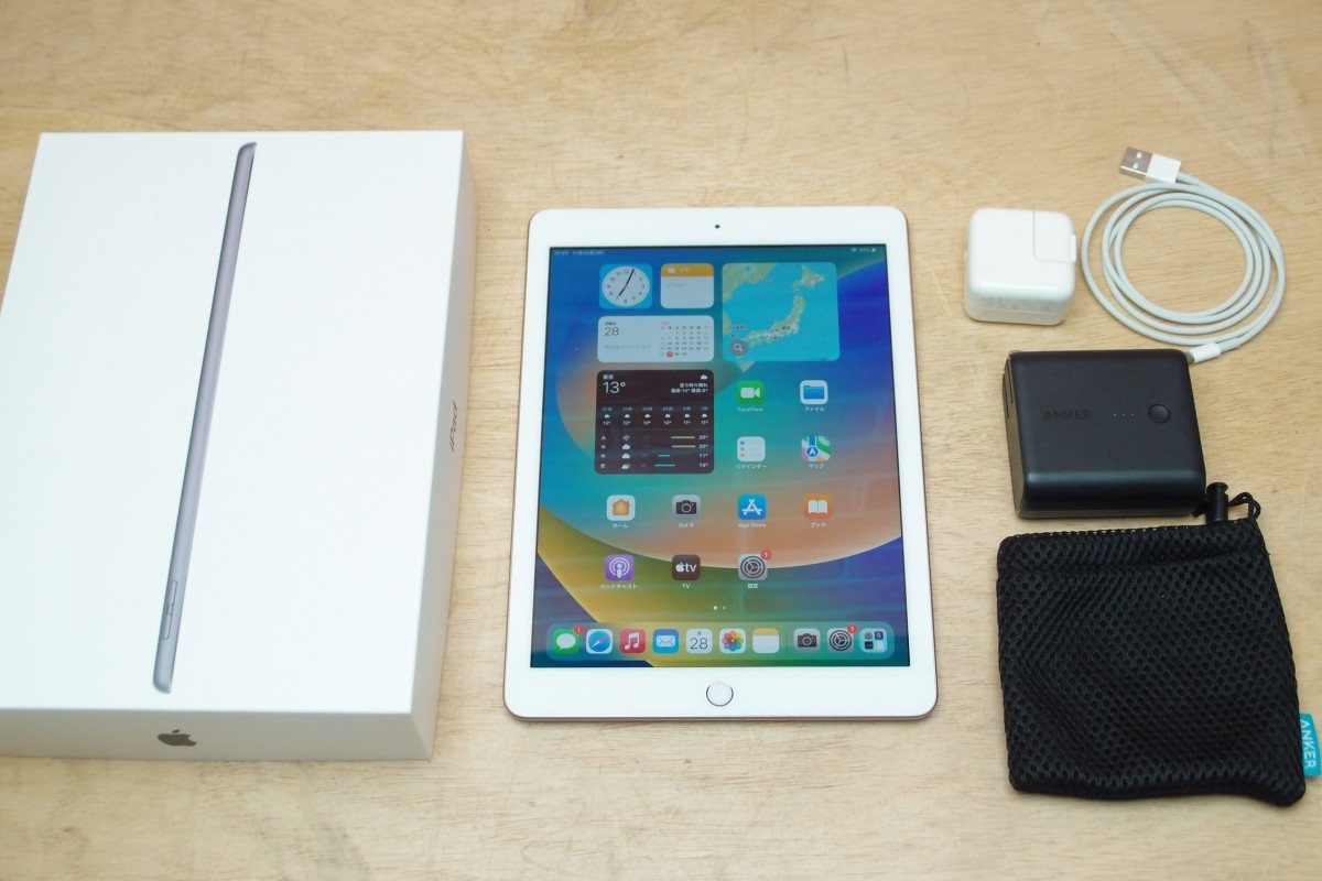 iPad 第6世代 9.7インチ Wi-Fi 32GB ゴールド Anker ハイブリッドモバイルバッテリー PowerCore Fusion 5000付き 送料無料_画像1