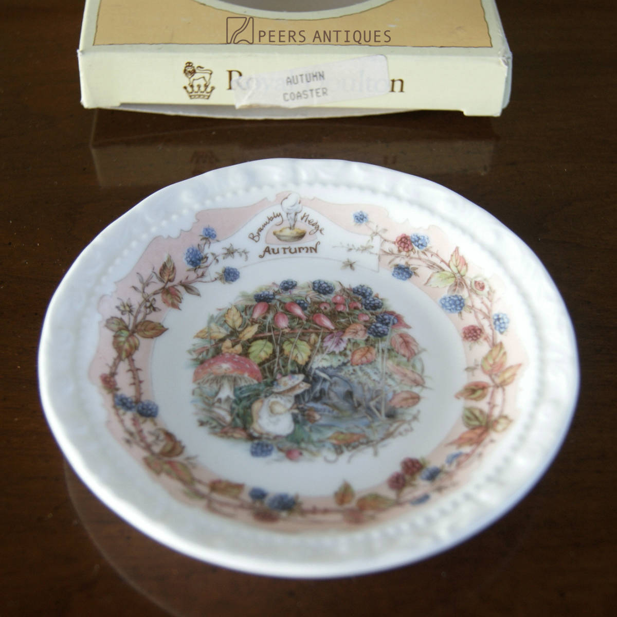 4541h[ unused in box *Royal Doulton, Royal Doulton Brambly Hedge Autumn Gift Plate 12cm plate plate ] antique Vintage 
