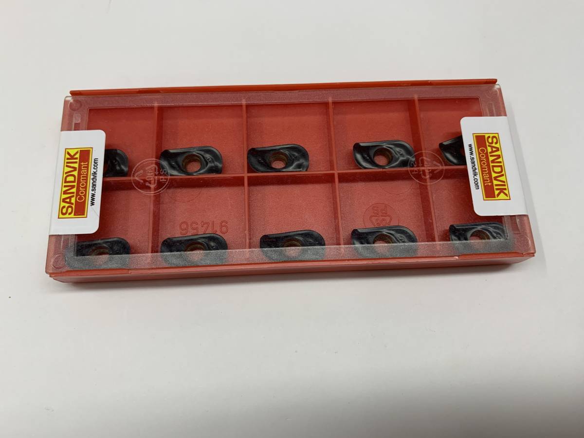 サンドビック(SANDVIK) チップ R390-17 04 50E-PM 4240 1箱 サンドビック(SANDVIK) チップ R390-17 04 50E-PM 4240 1箱