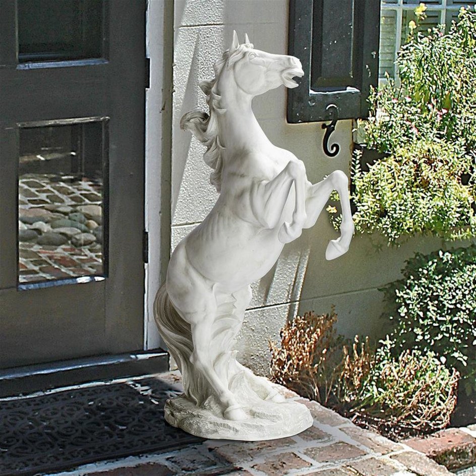 雄大な跳ね馬の彫刻　インテリア置物洋風オブジェ装飾品西洋彫刻飾りホームデコ装飾品オーナメントムスタング馬彫刻屋外対応庭飾り