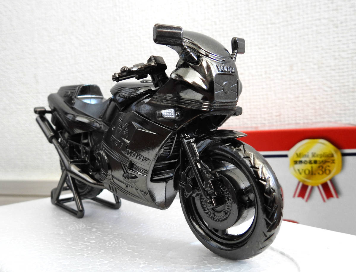 世界の名車シリーズ vol.36 YAMAHA RZV500R 合金【未使用】_画像3