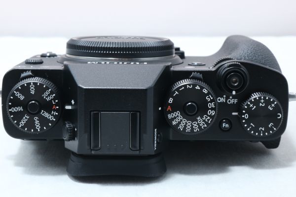 □ショット数22回のほぼ新品□ FUJIFILM フジフィルム ボディ 4