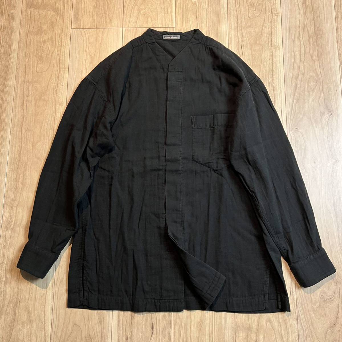 男女兼用 日本製 ノーカラー Vネック 筆タグ MEN MIYAKE ISSEY イッセイミヤケ 80s 【激レア】初期 黒 R-3573 本人期 メンズ 長袖シャツ ブラック シャツ 男女兼用 日本製 ノーカラー Vネック 筆タグ MEN MIYAKE ISSEY イッセイミヤケ 80s 【激レア】初期 黒 R-3573 本人期 メンズ 長袖シャツ ブラック シャツ